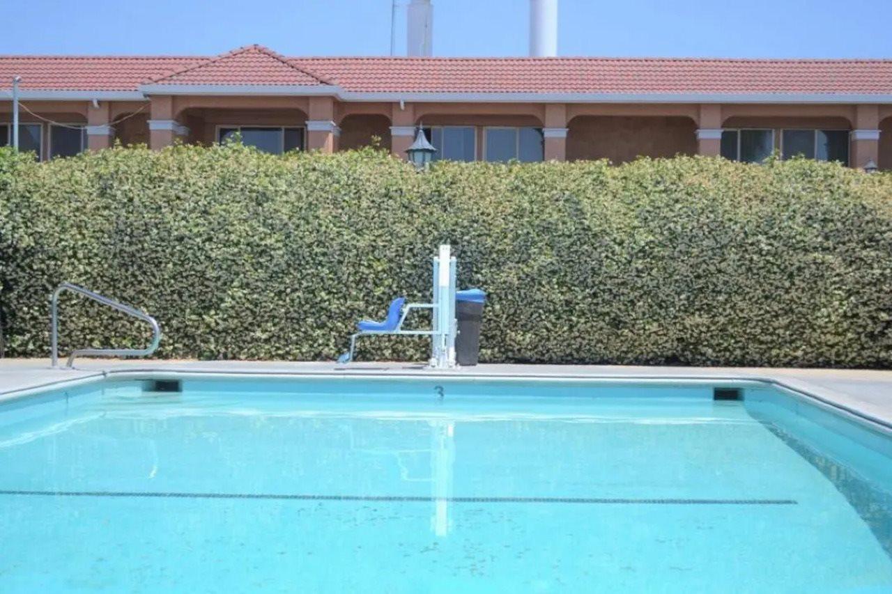 Merced Inn & Suites المظهر الخارجي الصورة