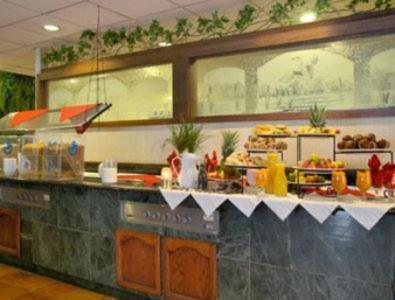 Merced Inn & Suites المطعم الصورة